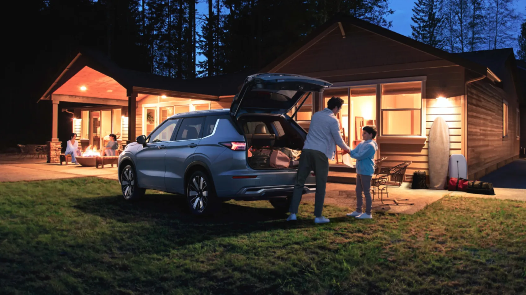 Mitsubishi-Outlander_2026-shaked_showroom-exterior_05