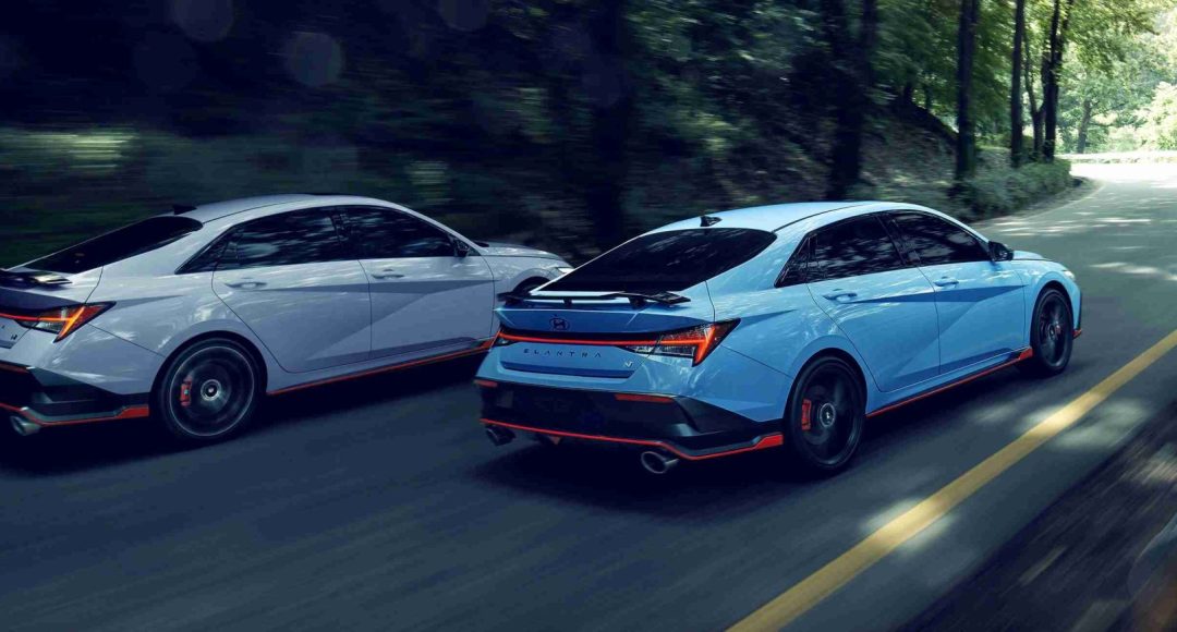 Hyundai-Elantra_petrol-shaked_showroom-exterior_gallery-1