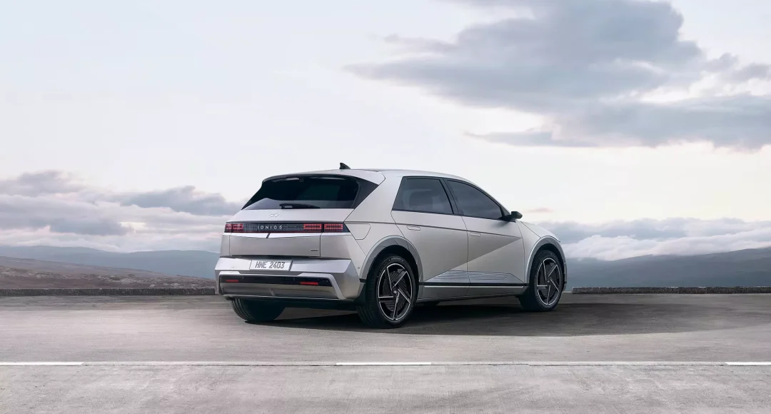 Hyundai-Ioniq5_electric-shaked_showroom-exterior_gallery-1