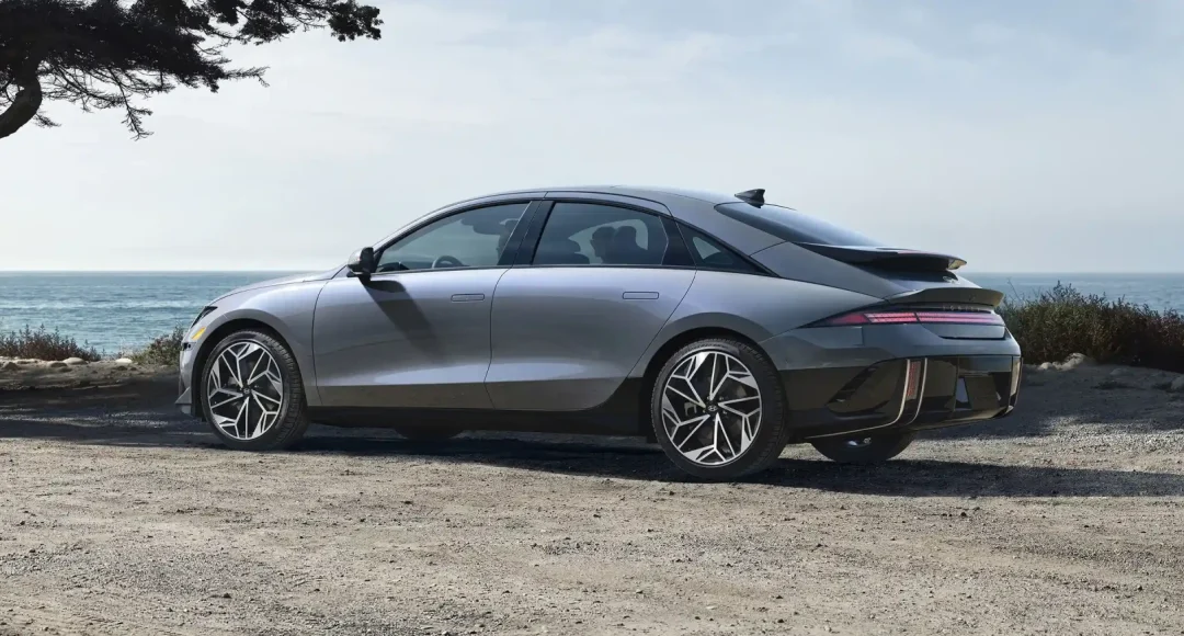 Hyundai-Ioniq6_electric-shaked_showroom-exterior_gallery-2