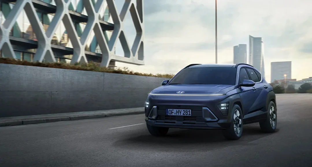 Hyundai-Kona_hybrid-shaked_showroom-exterior_gallery-1