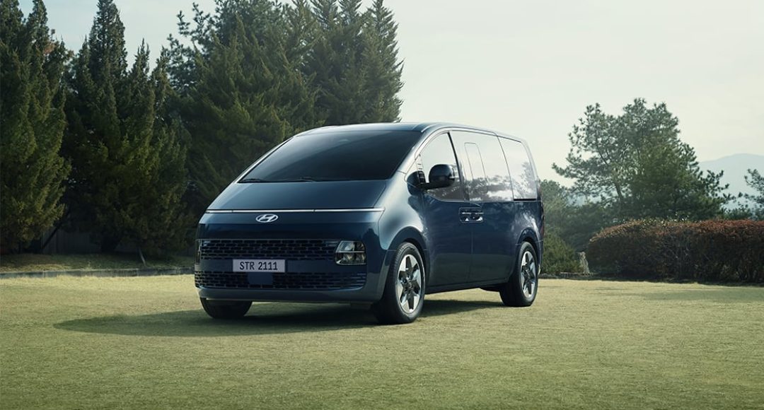 Hyundai-Staria_hybrid-shaked_showroom-exterior_gallery-1